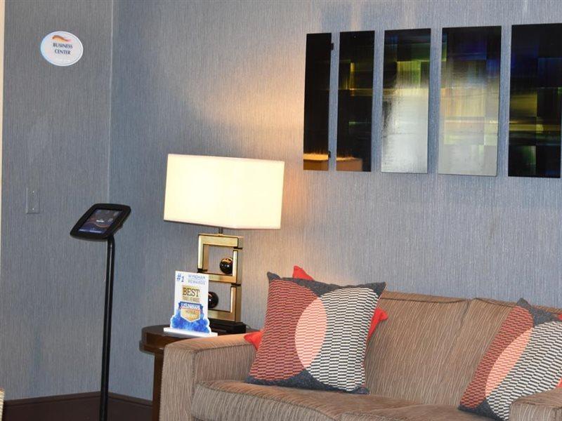 Baymont By Wyndham Dallas/ Love Field Exterior photo